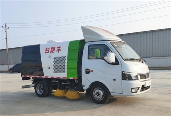 國六東風途逸掃路車