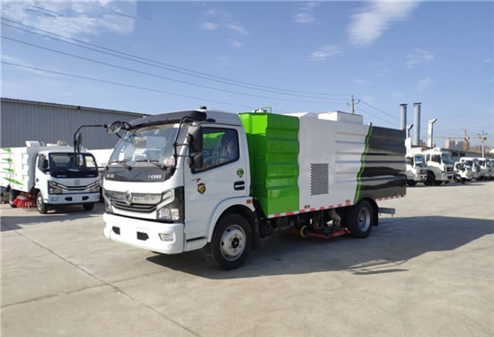 國(guó)六8方東風(fēng)凱普特吸塵車(chē)